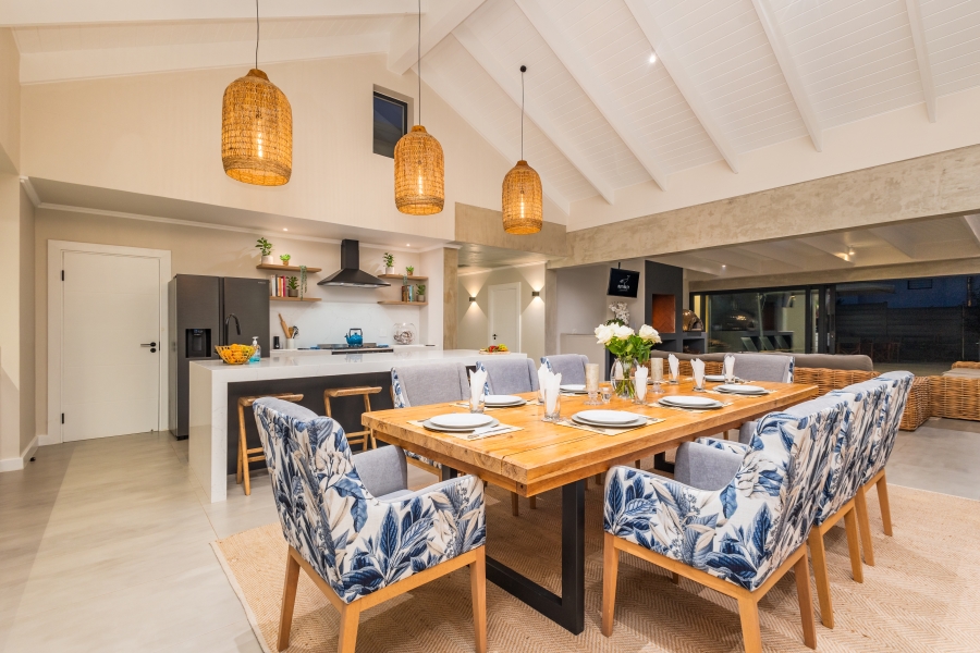 6 Bedroom Property for Sale in Brackenridge Western Cape